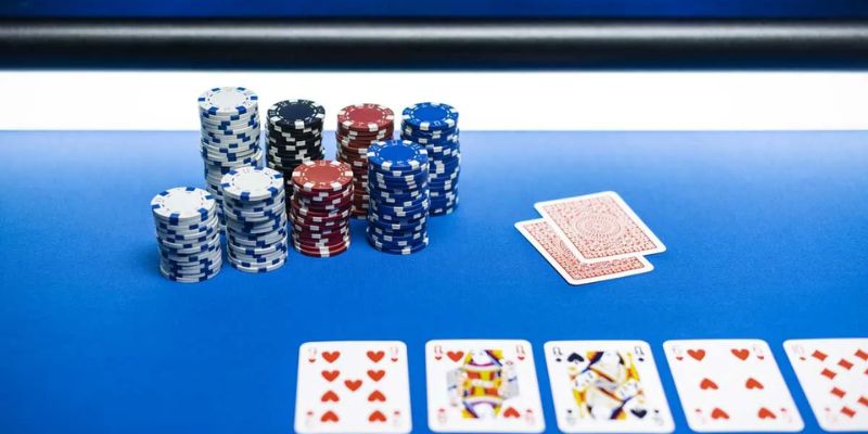 Bật mí cách chơi Poker thắng lớn